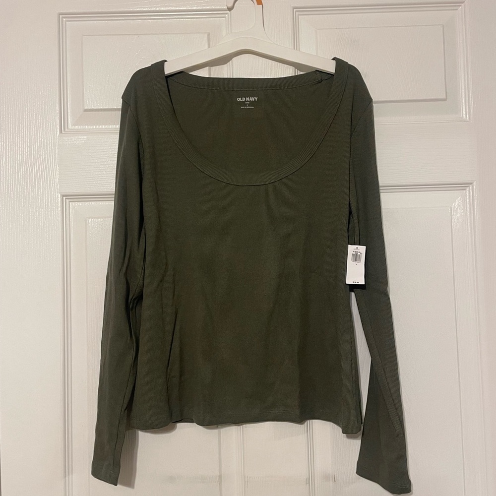 NWT Scoop-Neck Ribbed Long Sleeve Top